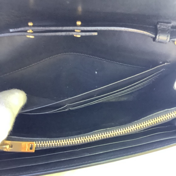 YVES SAINT LAURENT
Kate Small Smooth Leather Crossbody Bag Black - Picture 10 of 11